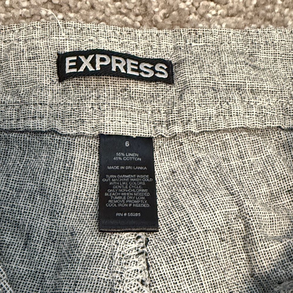 Express Women's Gray Linen-Blend Button Front Sailor Shorts - Picture 2 of 7